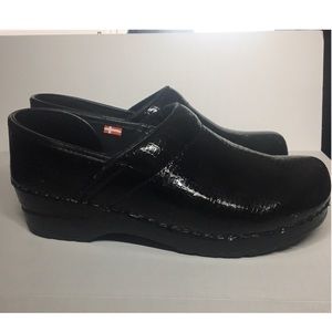Sanita Danish Black Croco Clogs